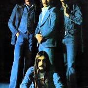 Il testo ROLLING HOME degli STATUS QUO è presente anche nell'album Blue for you (1976)