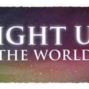 Il testo LIGHT UP THE WORLD degli STEPS è presente anche nell'album Light up the world (2012)