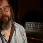 Il testo WAY DOWN IN THE HOLE di STEVE EARLE è presente anche nell'album Washington square serenade (2007)