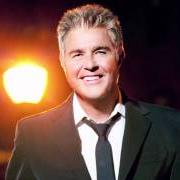 Il testo THE WAY YOU LOOK TONIGHT di STEVE TYRELL è presente anche nell'album I'll take romance (2012)