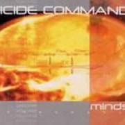 Il testo DEAD CALL di SUICIDE COMMANDO è presente anche nell'album Love breeds suicide (2001)