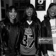 Il testo GIVE IT TO ME delle SWV è presente anche nell'album It's about time (1992)