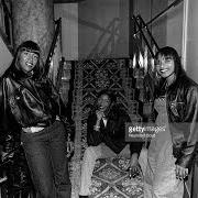 Il testo LOVE IS SO AMAZING delle SWV è presente anche nell'album New beginning (1996)