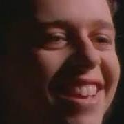 Il testo LISTEN dei TEARS FOR FEARS è presente anche nell'album Songs from the big chair (1985)