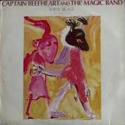 Il testo WHEN I SEE MOMMY, I FEEL LIKE A MUMMY di THE CAPTAIN BEEFHEART è presente anche nell'album Shiny beast (bat chain puller) (1978)