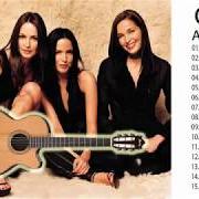 Il testo TOSS THE FEATHERS dei THE CORRS è presente anche nell'album Unplugged (1999)