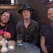 Il testo MOONSHINE dei THE FRATELLIS è presente anche nell'album Eyes wide, tongue tied (2015)