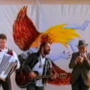 Il testo DOVE SCENDONO LE STRADE di GANG è presente anche nell'album Storie d'italia (1993)