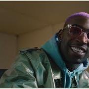 Il testo MONCLER di TINIE TEMPAH è presente anche nell'album Top winners (2020)