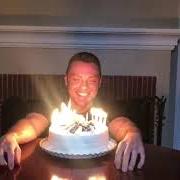Il testo AMICI PER ERRORE di TIZIANO FERRO è presente anche nell'album Accetto miracoli (2019)