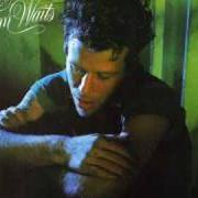 Il testo A SWEET LITTLE BULLET FROM A PRETTY BLUE GUN di TOM WAITS è presente anche nell'album Blue valentine (1978)