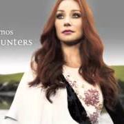 Il testo EDGE OF THE MOON di TORI AMOS è presente anche nell'album Night of hunters (2011)