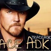 Il testo HONKY TONK BADONKADONK di TRACE ADKINS è presente anche nell'album American man: greatest hits (2007)