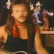 Il testo SON OF THE NEW SOUTH di TRAVIS TRITT è presente anche nell'album Country club (1990)