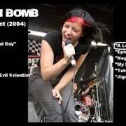 Il testo A LONELY CHORD di TSUNAMI BOMB è presente anche nell'album The definitive act (2004)