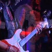 Il testo I AM I'M ME di TWISTED SISTER è presente anche nell'album Live at hammersmith (1994)