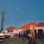 Il testo BUILT FOR COMFORT degli UFO è presente anche nell'album Phenomenon (1974)