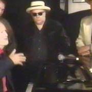 Il testo IF YOU LIVE di VAN MORRISON è presente anche nell'album Tell me something: the songs of mose allison (1997)