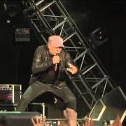 Il testo L'UOMO PIÙ SEMPLICE di VASCO ROSSI è presente anche nell'album L'uomo più semplice (2013)