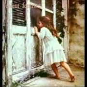 Il testo WORLD WE'RE LIVING IN dei VIOLENT FEMMES è presente anche nell'album 3 (1988)