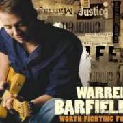 Il testo LOVE IS LOOKING FOR YOU di WARREN BARFIELD è presente anche nell'album Warren barfield (2003)