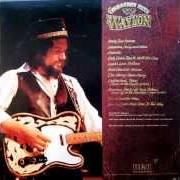 Il testo WILLIE AND LAURA MAE JONES di WAYLON JENNINGS è presente anche nell'album Only daddy that'll walk the line: the rca years