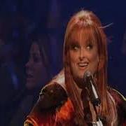 Il testo PEACE IN THIS HOUSE di WYNONNA JUDD è presente anche nell'album Her story: scenes from a lifetime (2005)