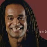 Il testo LA BOMBE HUMAINE di YANNICK NOAH è presente anche nell'album Métisse (2005)