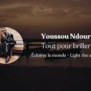 Il testo SAM FALL di YOUSSOU N'DOUR è presente anche nell'album Eclairer le monde - light the world (2025)