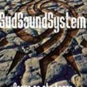 Il testo STRADE ROSSE dei SUD SOUND SYSTEM è presente anche nell'album Acqua pe sta terra