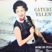 Il testo LA STRADA DELL'AMORE di CATERINA VALENTE è presente anche nell'album Personalità, caterina valente in italia (2010)