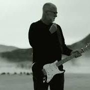 Il testo BREATHING ROOM di BOB MOULD è presente anche nell'album Here we go crazy (2025)