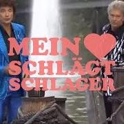 Il testo UND EWIG BLEIBT DIE LIEBE dei DIE FLIPPERS è presente anche nell'album Aloha he - stern der südsee (2009)