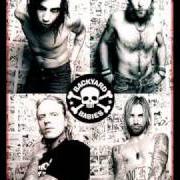 Il testo HOLD 'EM DOWN dei BACKYARD BABIES è presente anche nell'album People like people like people like us (2006)