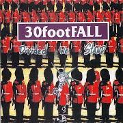 Il testo TON'S O' GUNS di 30 FOOT FALL è presente anche nell'album Divided we stand (1998)
