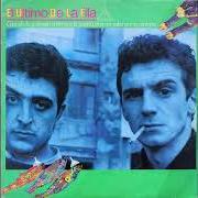 Il testo HAY ALGUIEN AHÍ? degli EL ÚLTIMO DE LA FILA è presente anche nell'album Cuando la pobreza entra por la puerta, el amor salta por la ventana (1985)