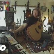 Il testo KEEP TRYING di NEWTON FAULKNER è presente anche nell'album Studio zoo (2013)