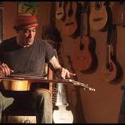 Il testo JOSHUA TREE di BEN HARPER è presente anche nell'album Winter is for lovers (2020)