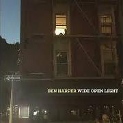 Il testo TRYING NOT TO FALL IN LOVE WITH YOU di BEN HARPER è presente anche nell'album Wide open light (2023)