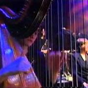 Il testo LE 15 JUILLET À CINQ HEURES di SERGE LAMA è presente anche nell'album En concert (1988)