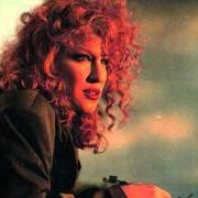 Il testo NIGHT AND DAY di BETTE MIDLER è presente anche nell'album Some people's lives (1990)