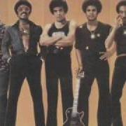 Il testo SPY FOR BROTHERHOOD dei THE MIRACLES è presente anche nell'album Love crazy (1977)