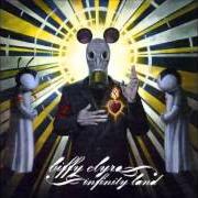 Il testo PAUSE IT AND TURN IT UP dei BIFFY CLYRO è presente anche nell'album Infinity land (2004)