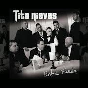 Il testo COMO UN JUEGO DE NINOS di TITO NIEVES è presente anche nell'album Entre familia (2010)