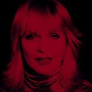 Il testo OUR HEARTS STILL BEAT dei TOYAH è presente anche nell'album In the court of the crimson queen (2019)