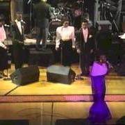 Il testo MEDLEY di TRAMAINE HAWKINS è presente anche nell'album Live (1990)