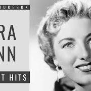 Il testo AS TIME GOES BY di VERA LYNN è presente anche nell'album Vera lynn 100 (2017)