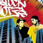 Il testo OVER THE TOPIC di STOKKA & MADBUDDY è presente anche nell'album Blocknotes (2005)