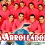 Il testo ME VIERON LLORAR dei LA ARROLLADORA BANDA EL LIMON è presente anche nell'album Era cabron el viejo (2000)