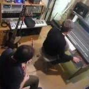 Il testo GROOVY VAMPIRE di LOS PERICOS è presente anche nell'album Pura vida (2008)